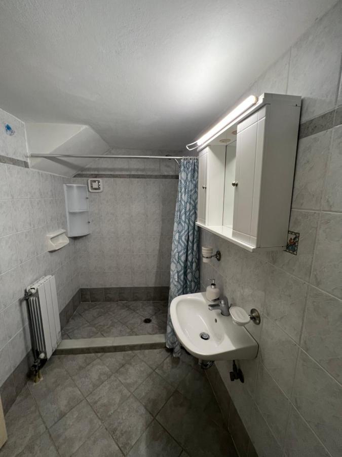 Athina Rooms Karvounades Luaran gambar