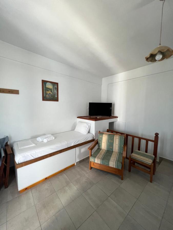 Athina Rooms Karvounades Luaran gambar