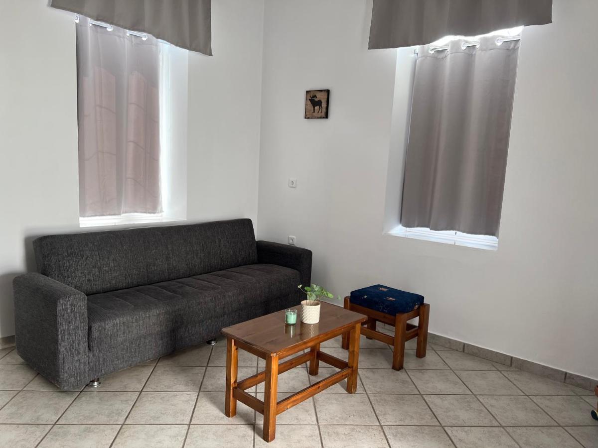 Athina Rooms Karvounades Luaran gambar