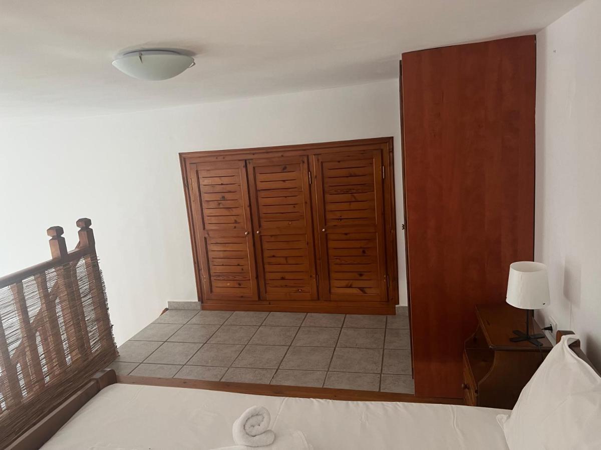 Athina Rooms Karvounades Luaran gambar