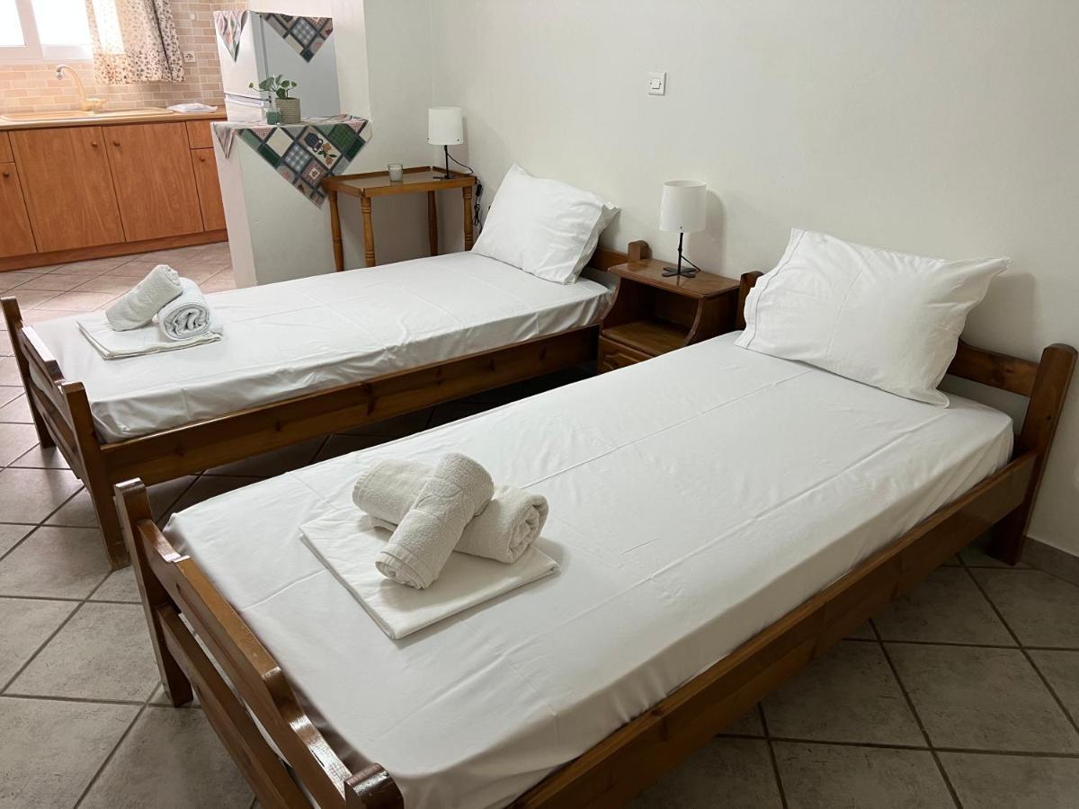 Athina Rooms Karvounades Luaran gambar