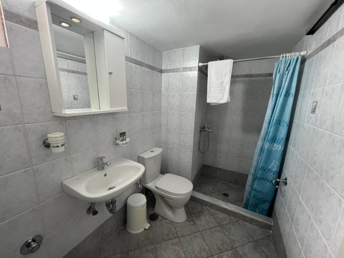 Athina Rooms Karvounades Luaran gambar
