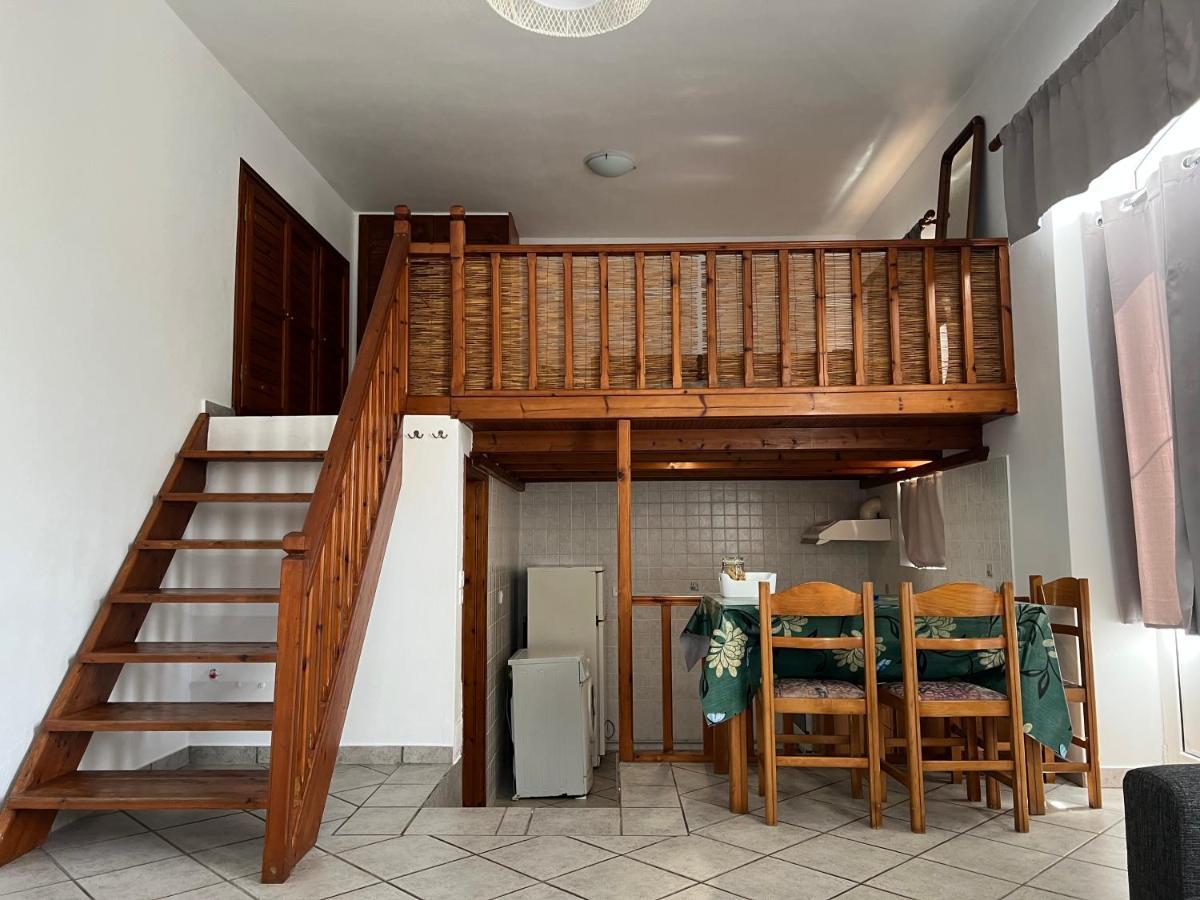 Athina Rooms Karvounades Luaran gambar