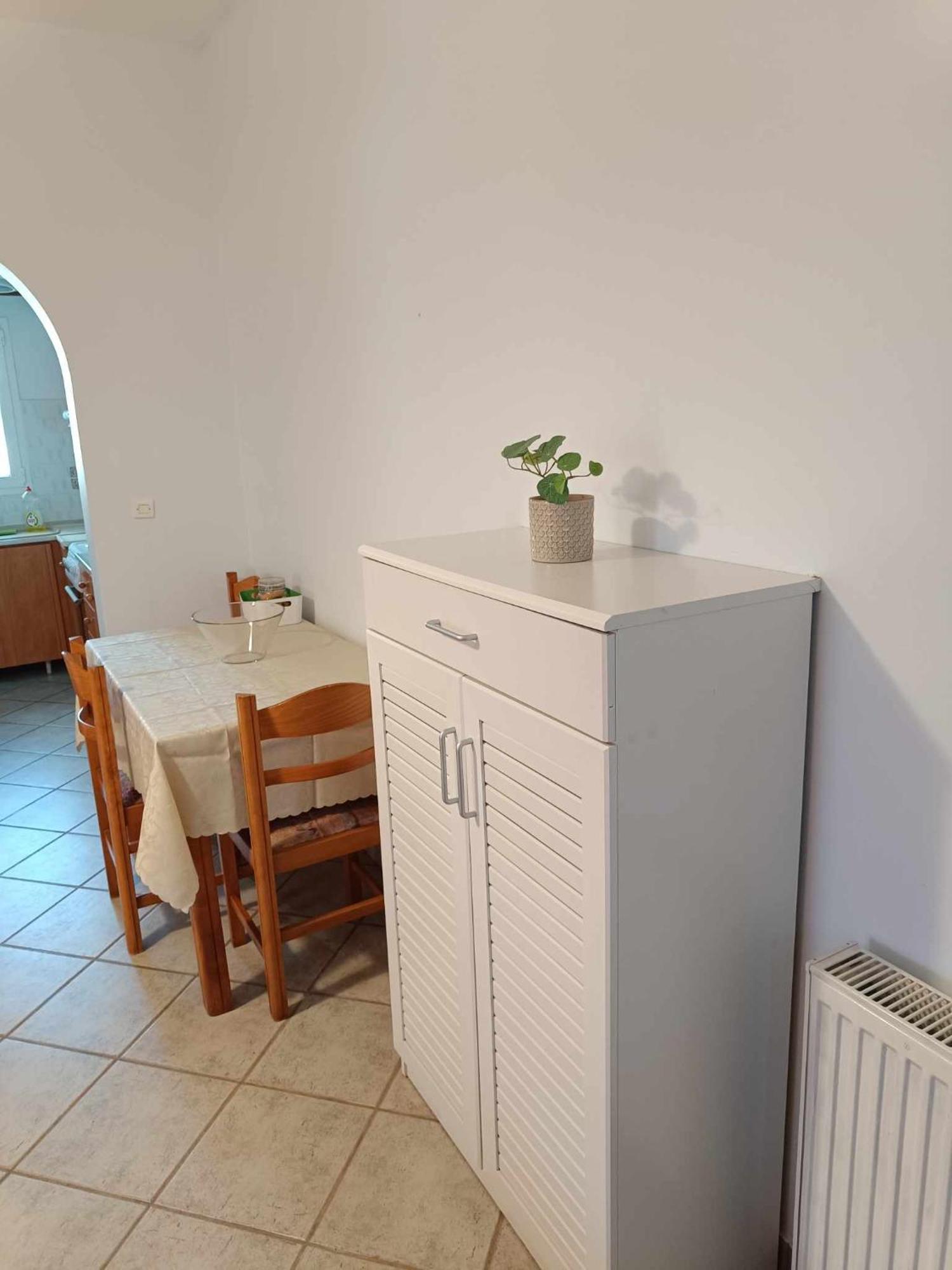 Athina Rooms Karvounades Luaran gambar