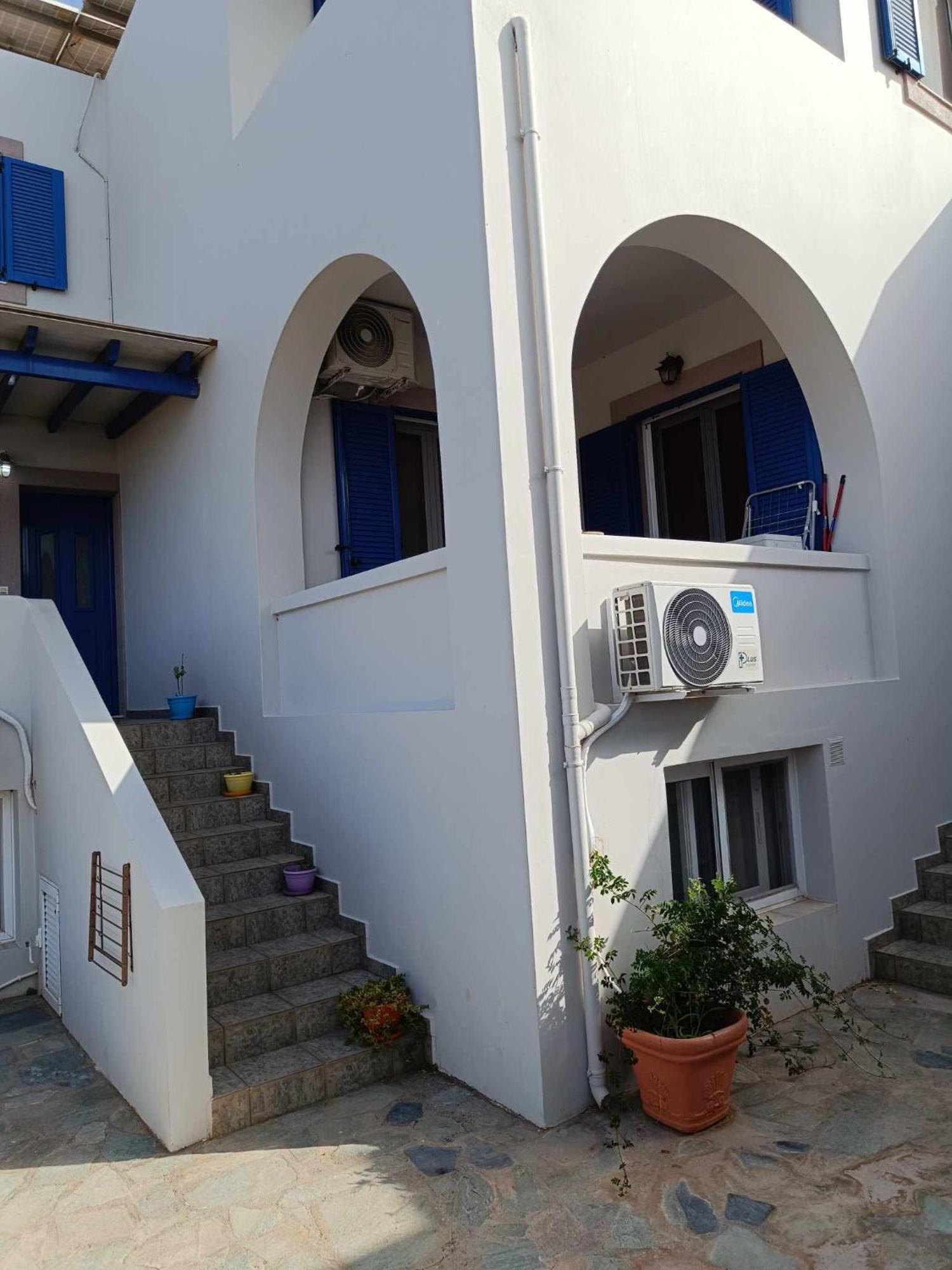 Athina Rooms Karvounades Luaran gambar